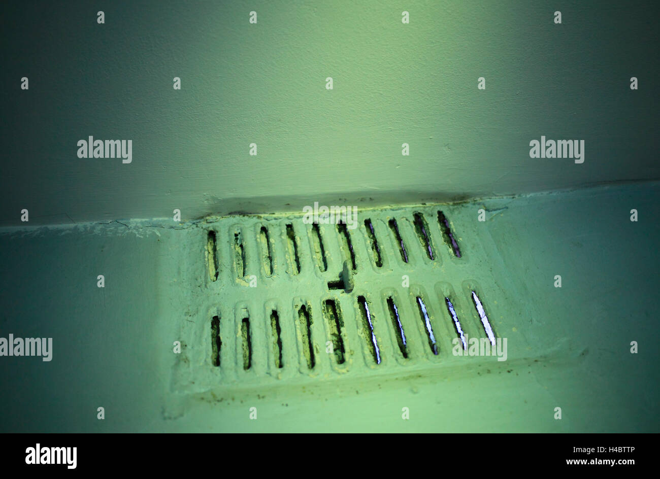 Dirty old air vent in a downstairs toilet Stock Photo Alamy
