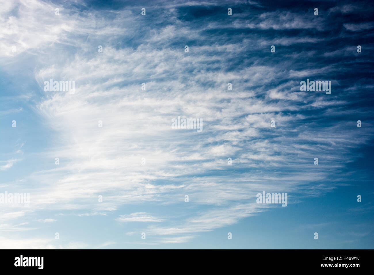Beautiful white clouds on a sunny day Stock Photo - Alamy