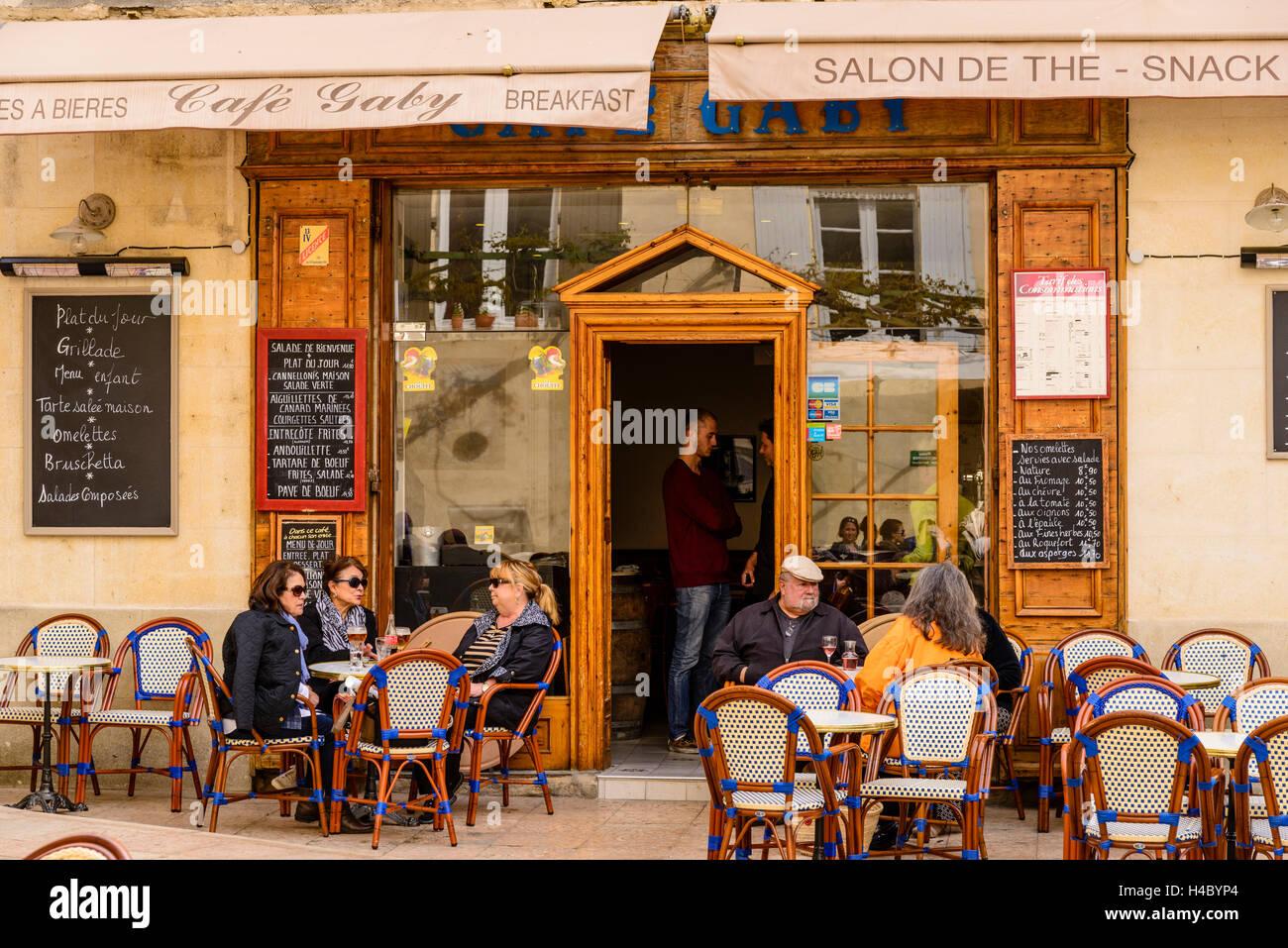 France, Provence, Vaucluse, Lourmarin, old town, bistro Stock Photo - Alamy