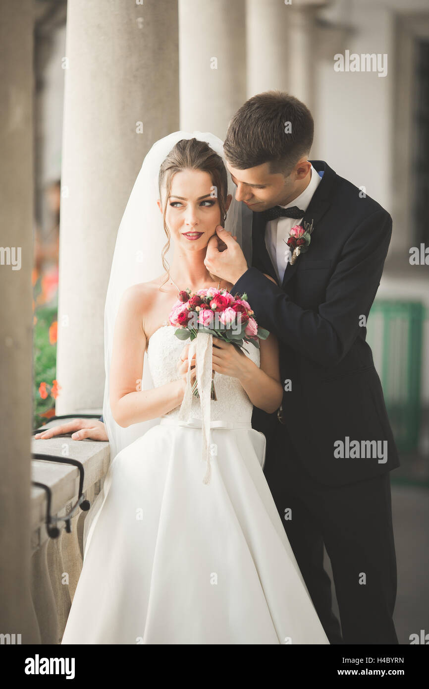 Bridal couple dress online