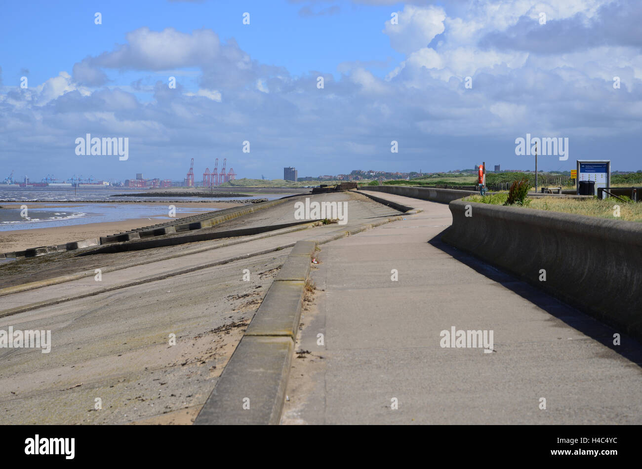 UK, Merseyside, Wirral, Wallasey Embankment, Moreton Beach Stock Photo