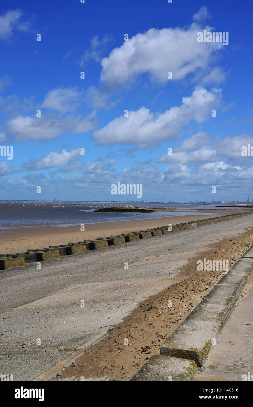 UK, Merseyside, Wirral, Wallasey Embankment, Moreton Beach Stock Photo