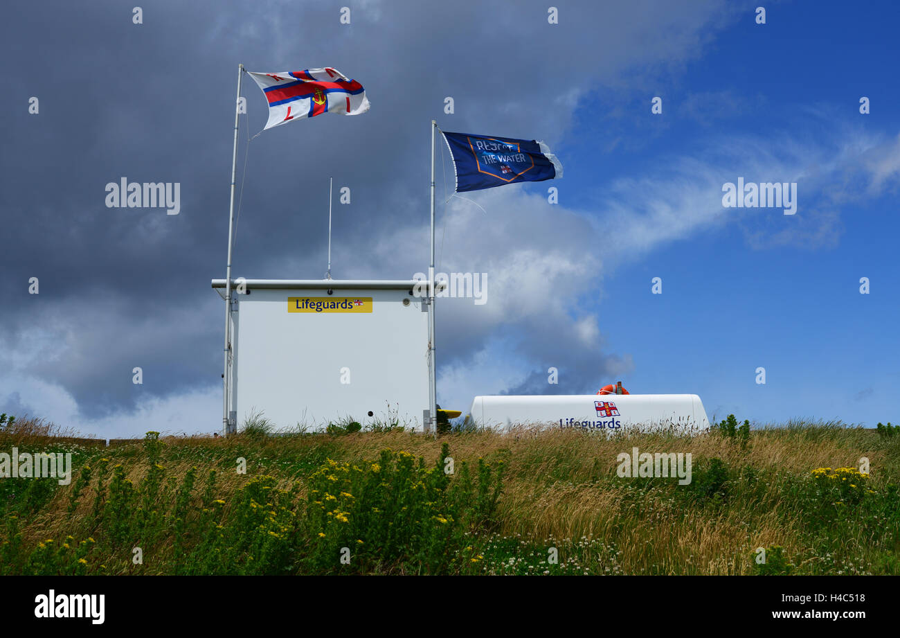 UK, Merseyside, Wirral, Wallasey Embankment, Moreton Beach, Lifeguard Station Stock Photo
