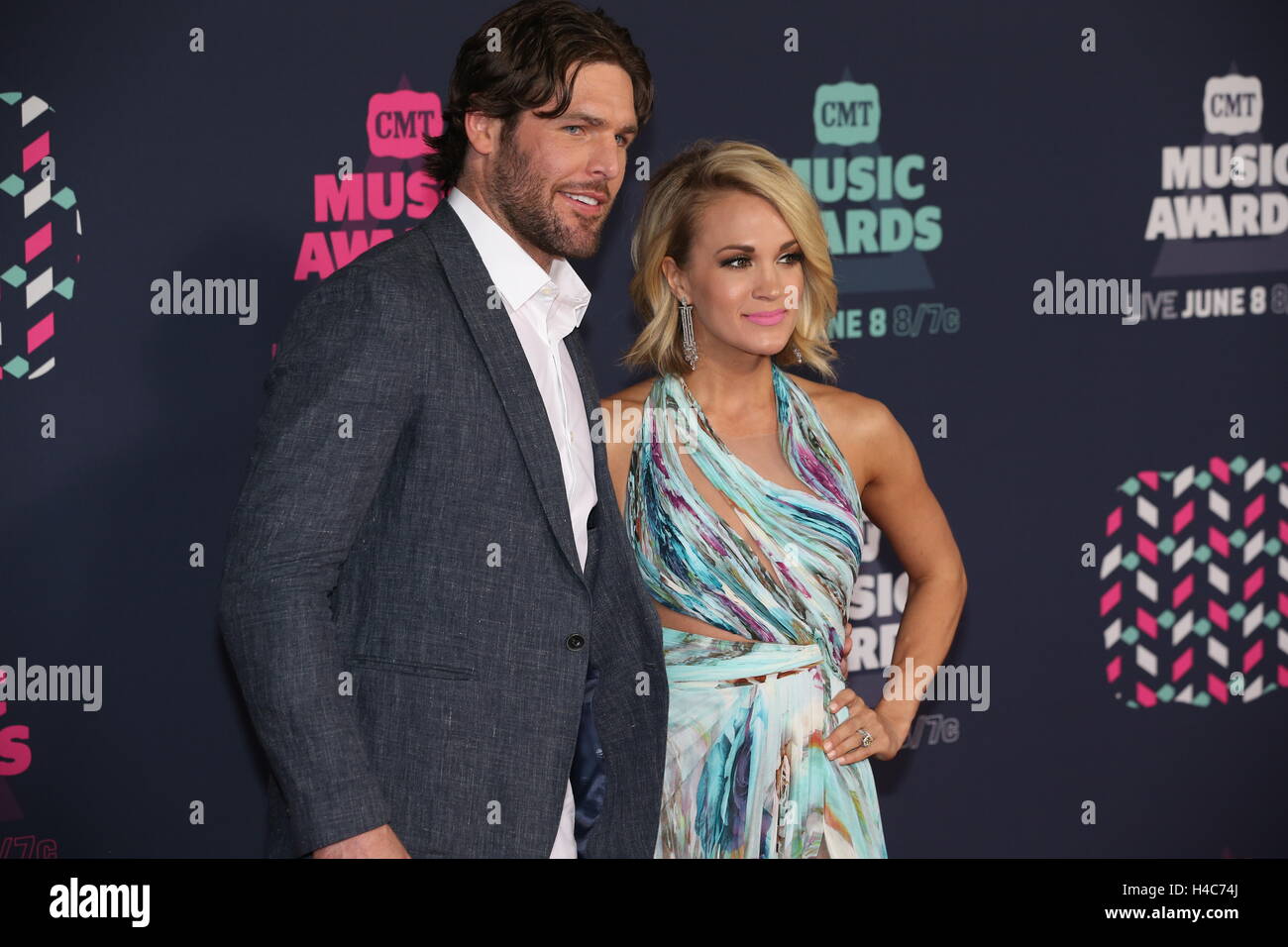 Carrie Underwood Walks Carpet with Husband Mike Fisher at CMA