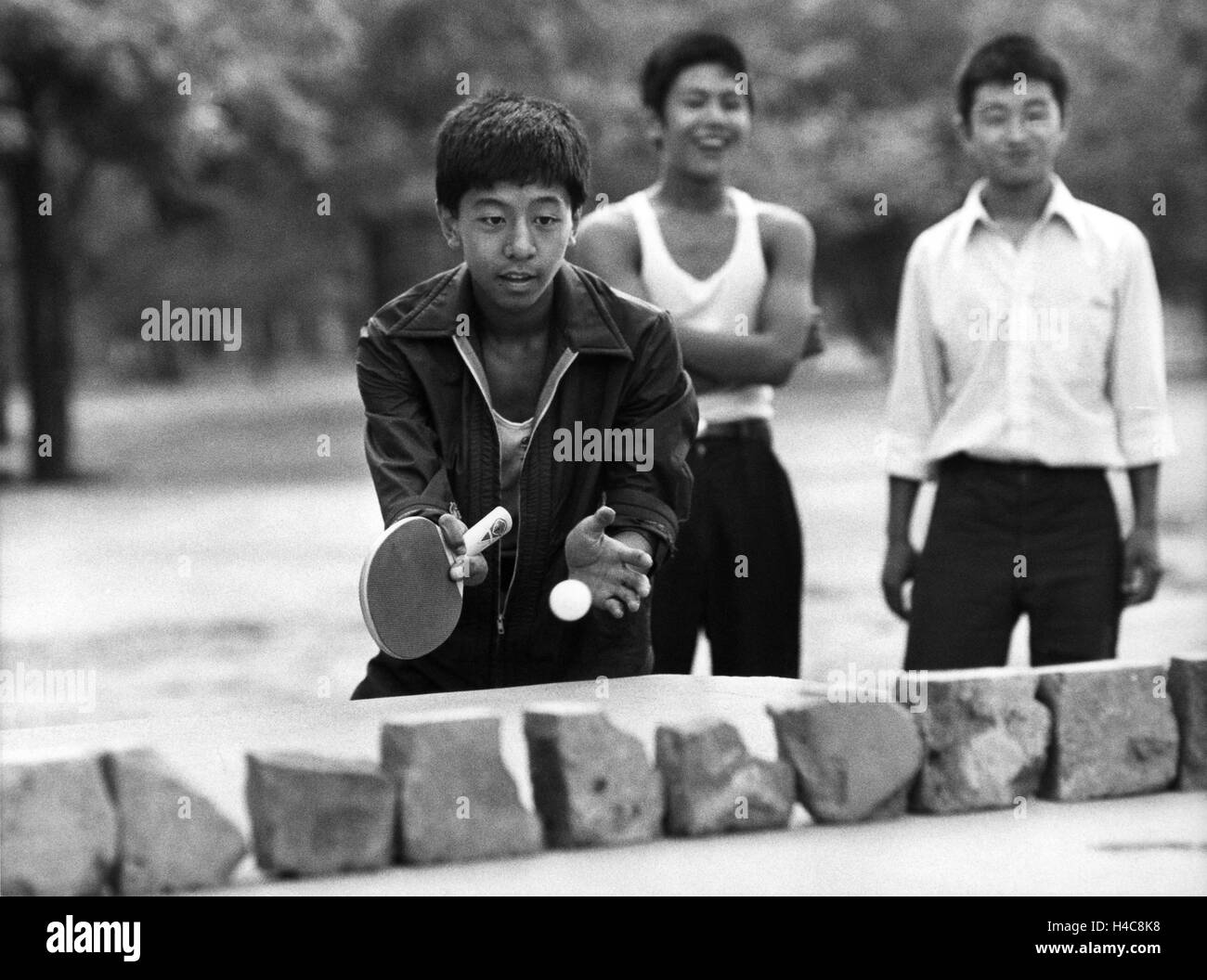 Table tennis player Black and White Stock Photos & Images Alamy