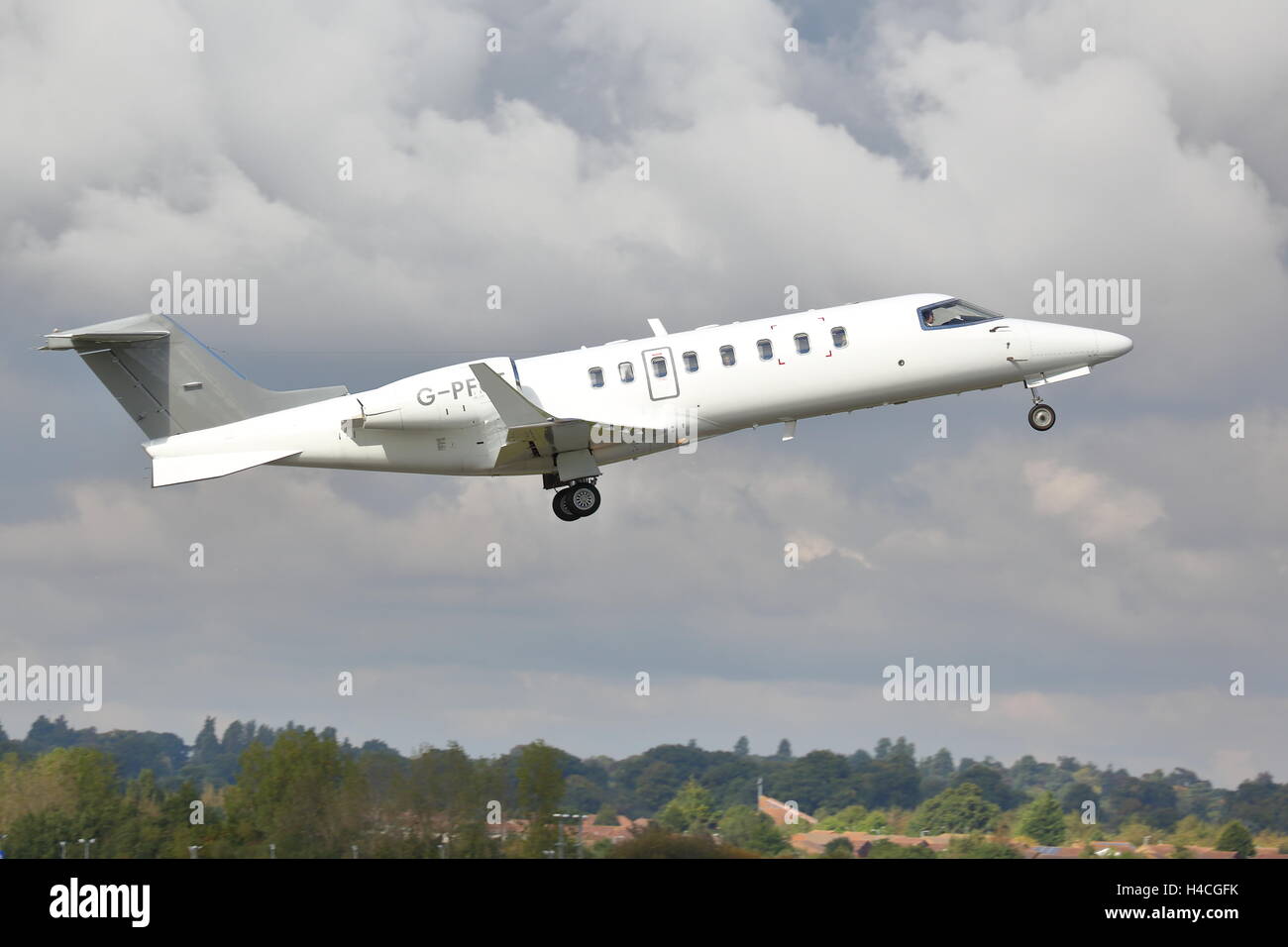 Bombardier Aviation High Resolution Stock Photography and Images - Alamy