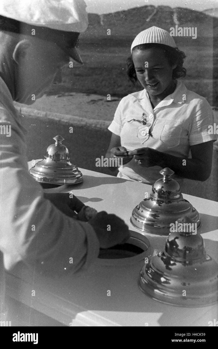 Urlaub an der Ostsee, Deutsches Reich 1930er Jahre. Vacation at the Baltic Sea, Germany 1930s Stock Photo