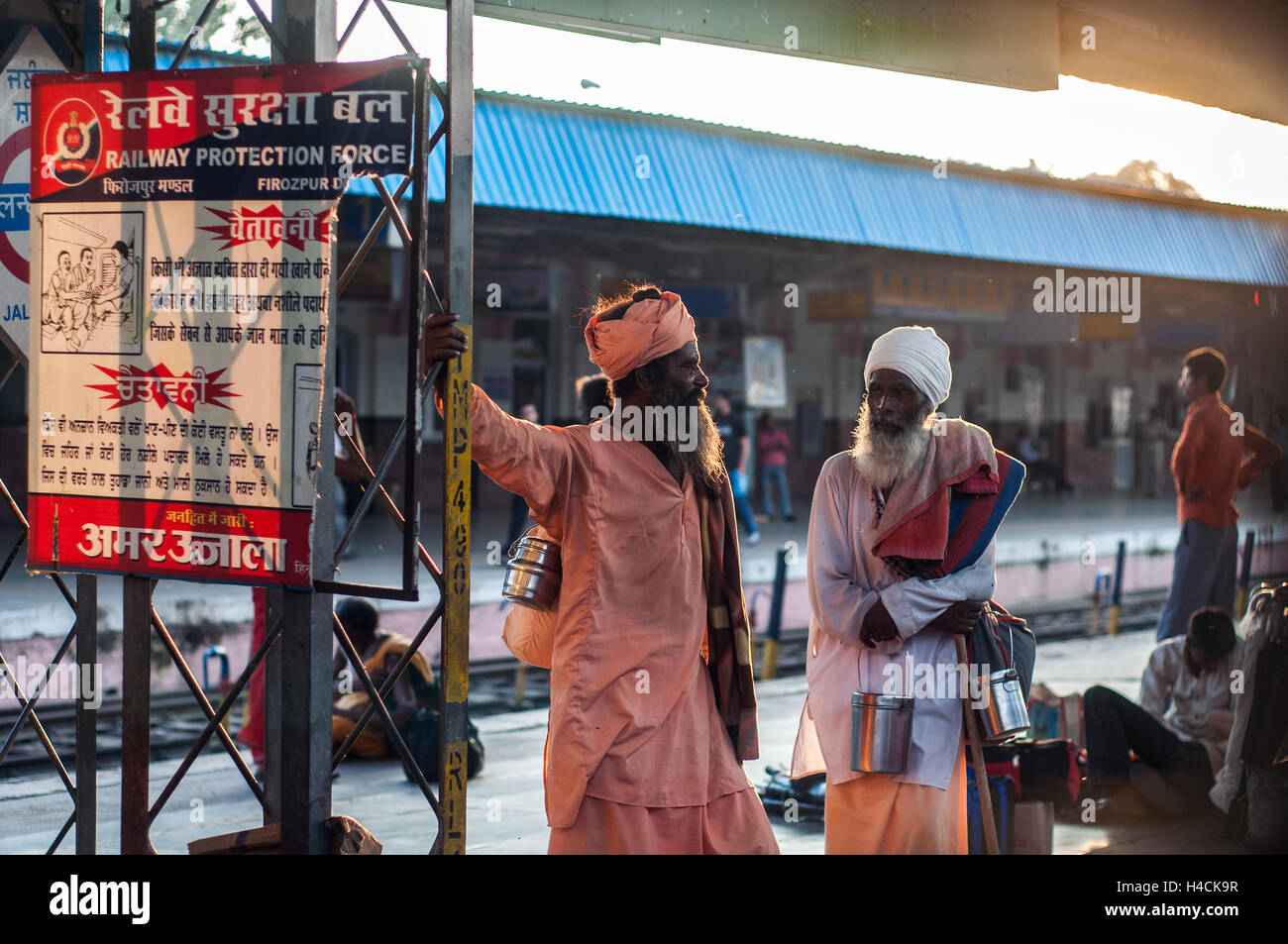 Train station scene in India Stock Photo - Alamy