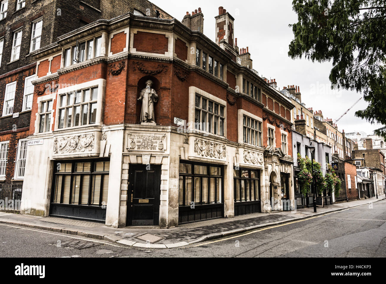 Statue of Sir Thomas Moore at the former Thomas More Chambers in