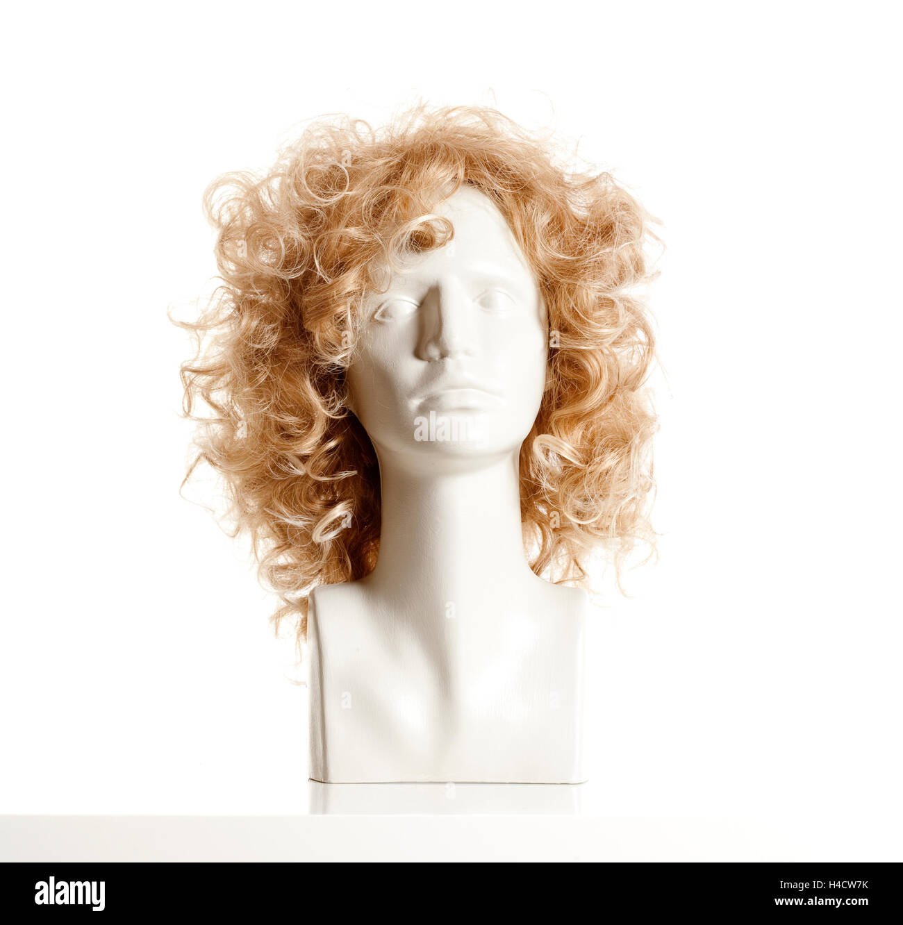 Wig mannequin head hi-res stock photography and images - Alamy