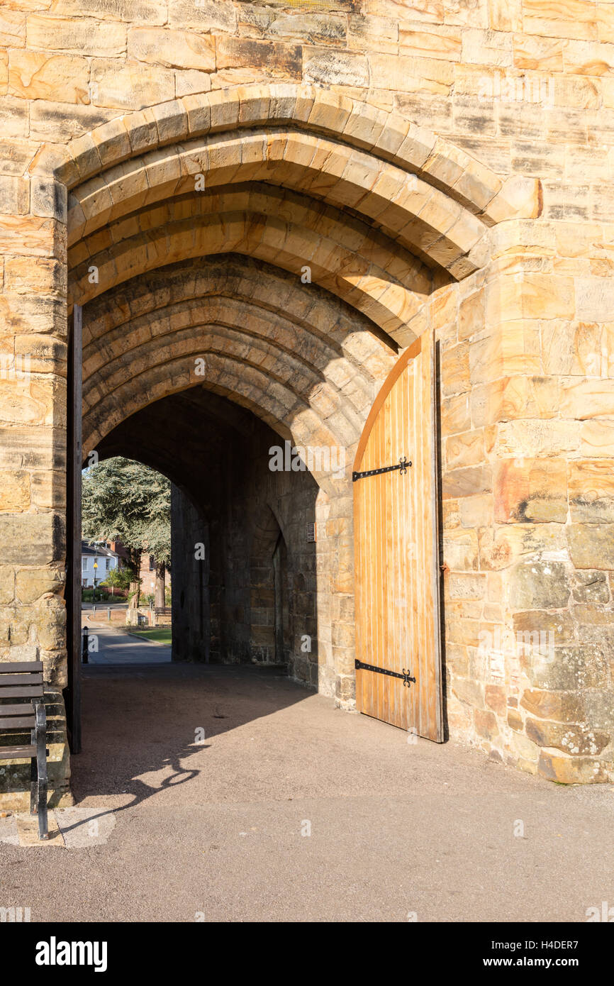 The main gatehouse entrance to Tonbridge castle, Tonbridge, Kent, UK