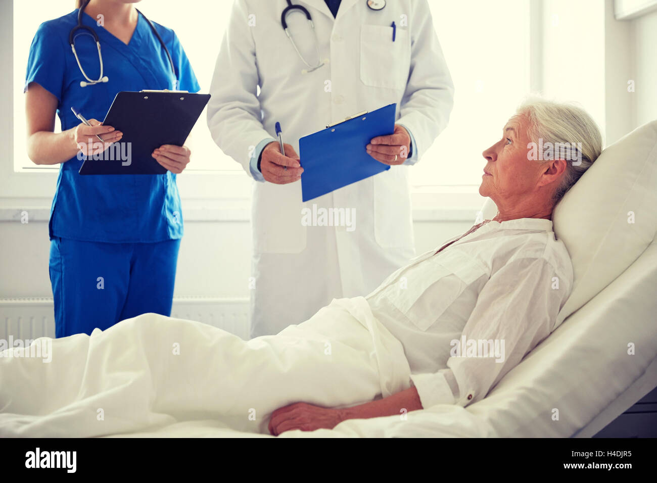 Наблюдение за внешним видом и состоянием больного алгоритм. Наблюдение за тяжелобольными. Наблюдение за тяжелобольными. Наблюдение за тяжелобольными. План ухода медсестры за пациентом.