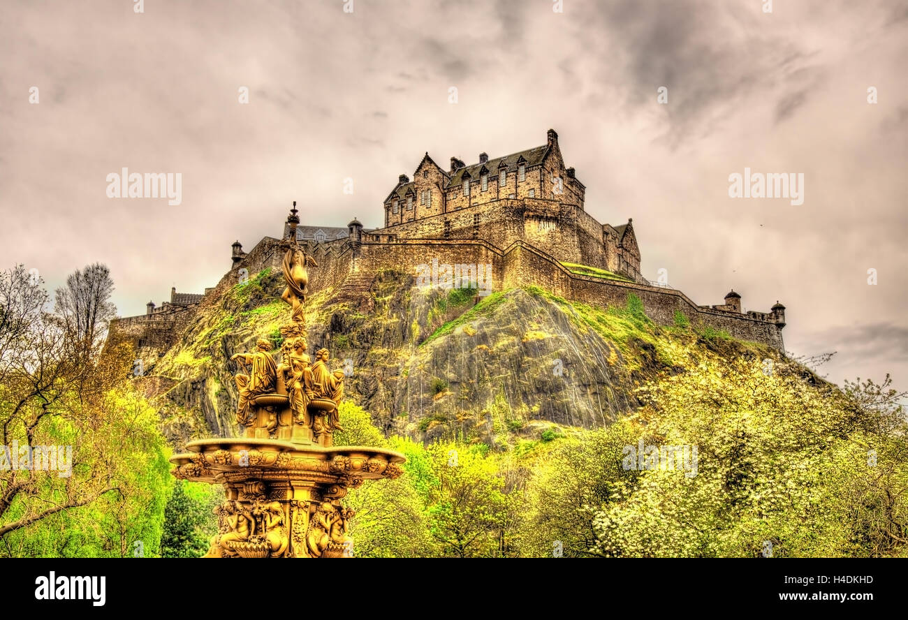 View of Edinburgh Castle in Scotland, Great Britain Stock Photo Alamy