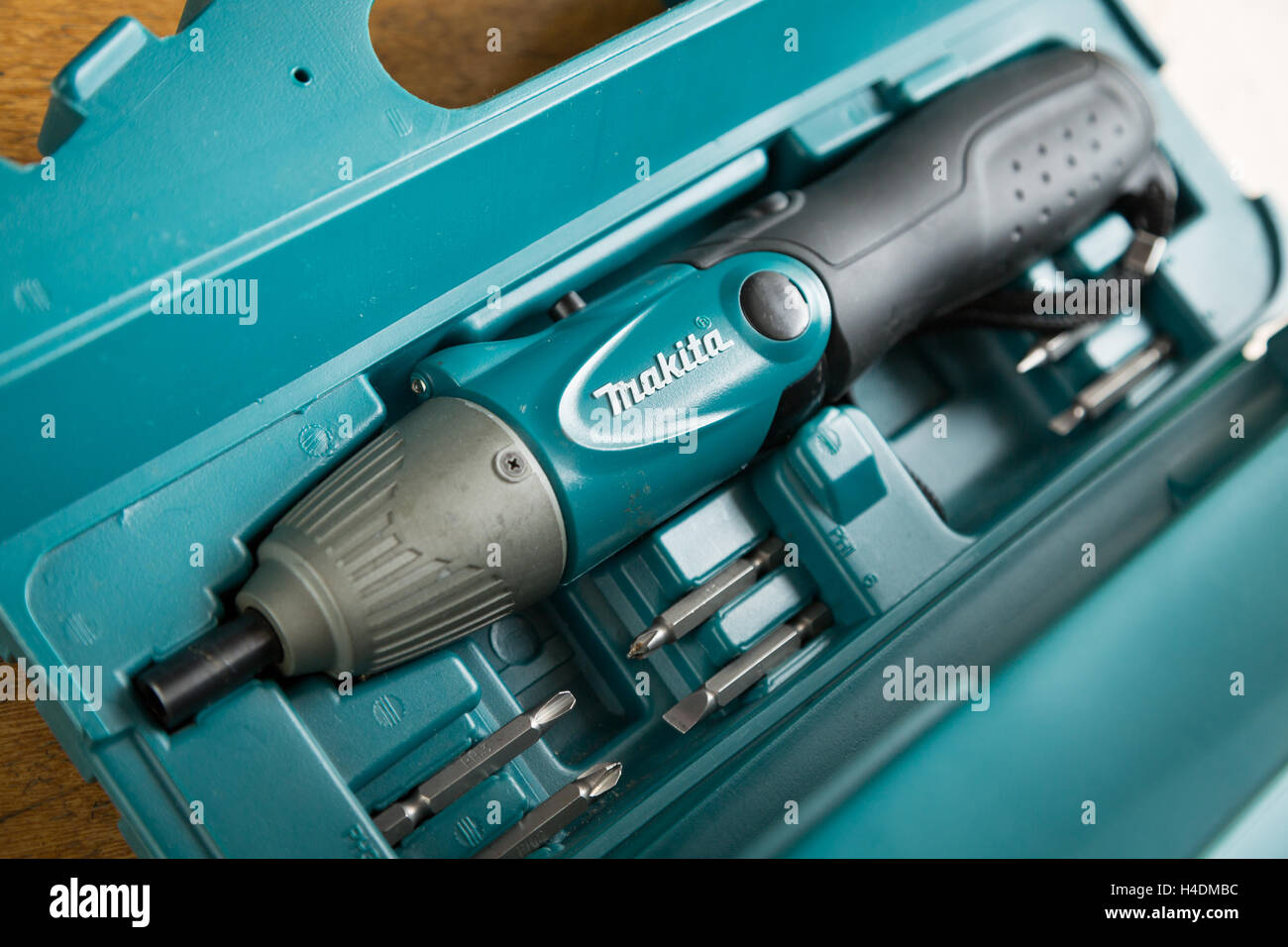 Old Makita cordless screwdriver kit with accessories Stock Photo - Alamy