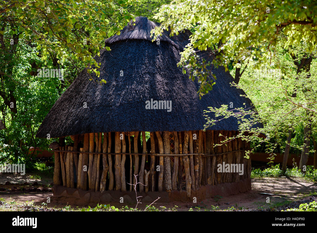 Round hut hires stock photography and images Alamy