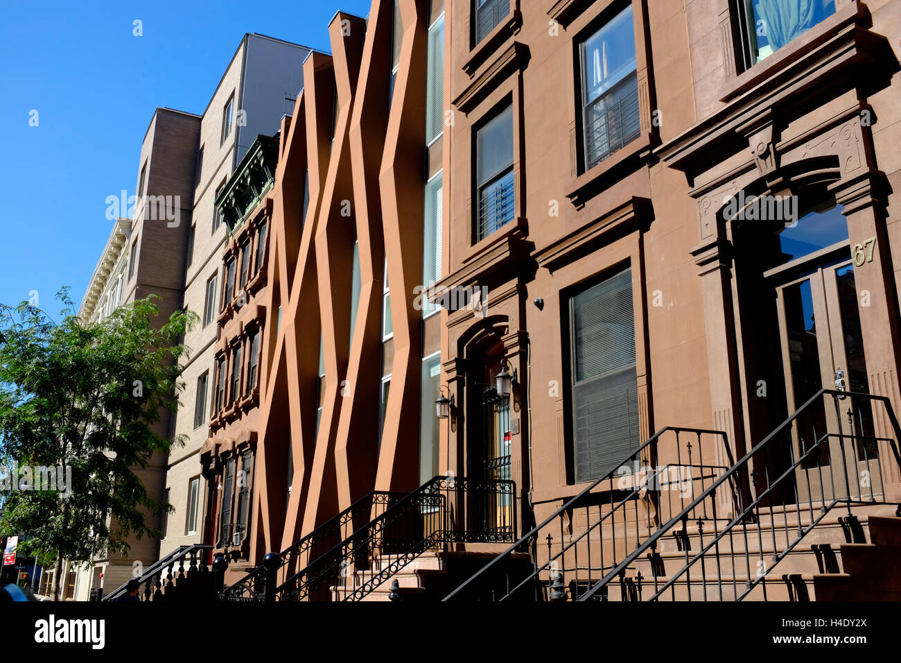 Brownstone apartment hires stock photography and images Alamy