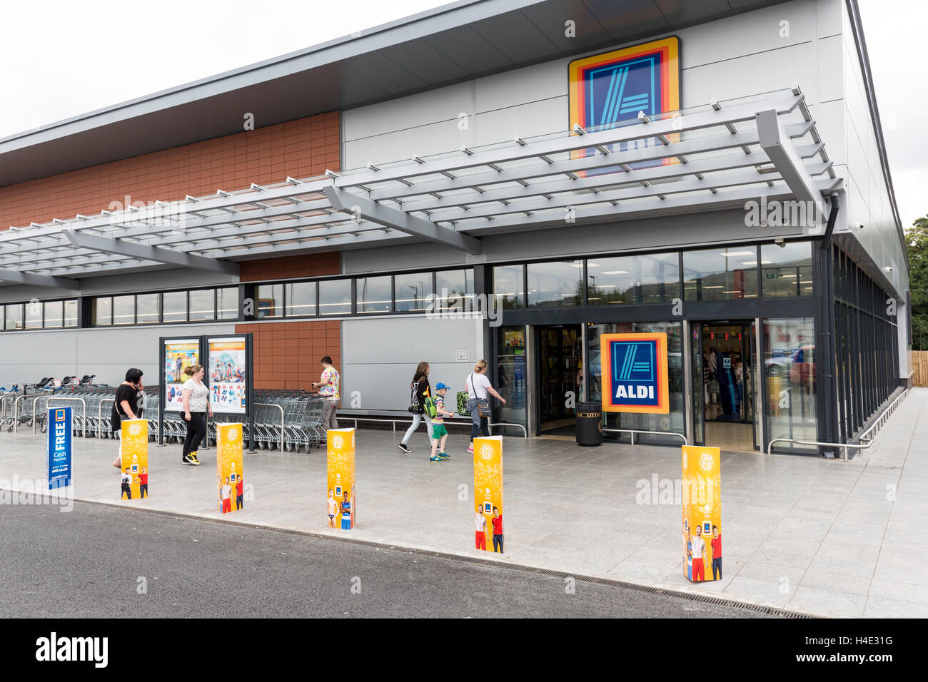 Aldi Shop Front High Resolution Stock Photography and Images Alamy