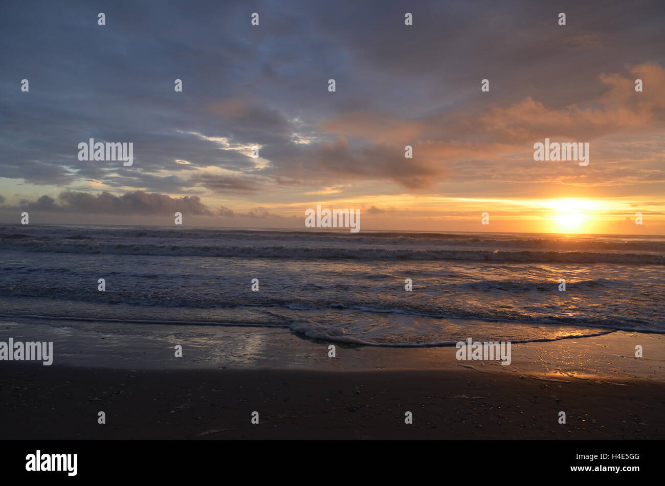 Sunrise at the beach in Corolla Stock Photo - Alamy