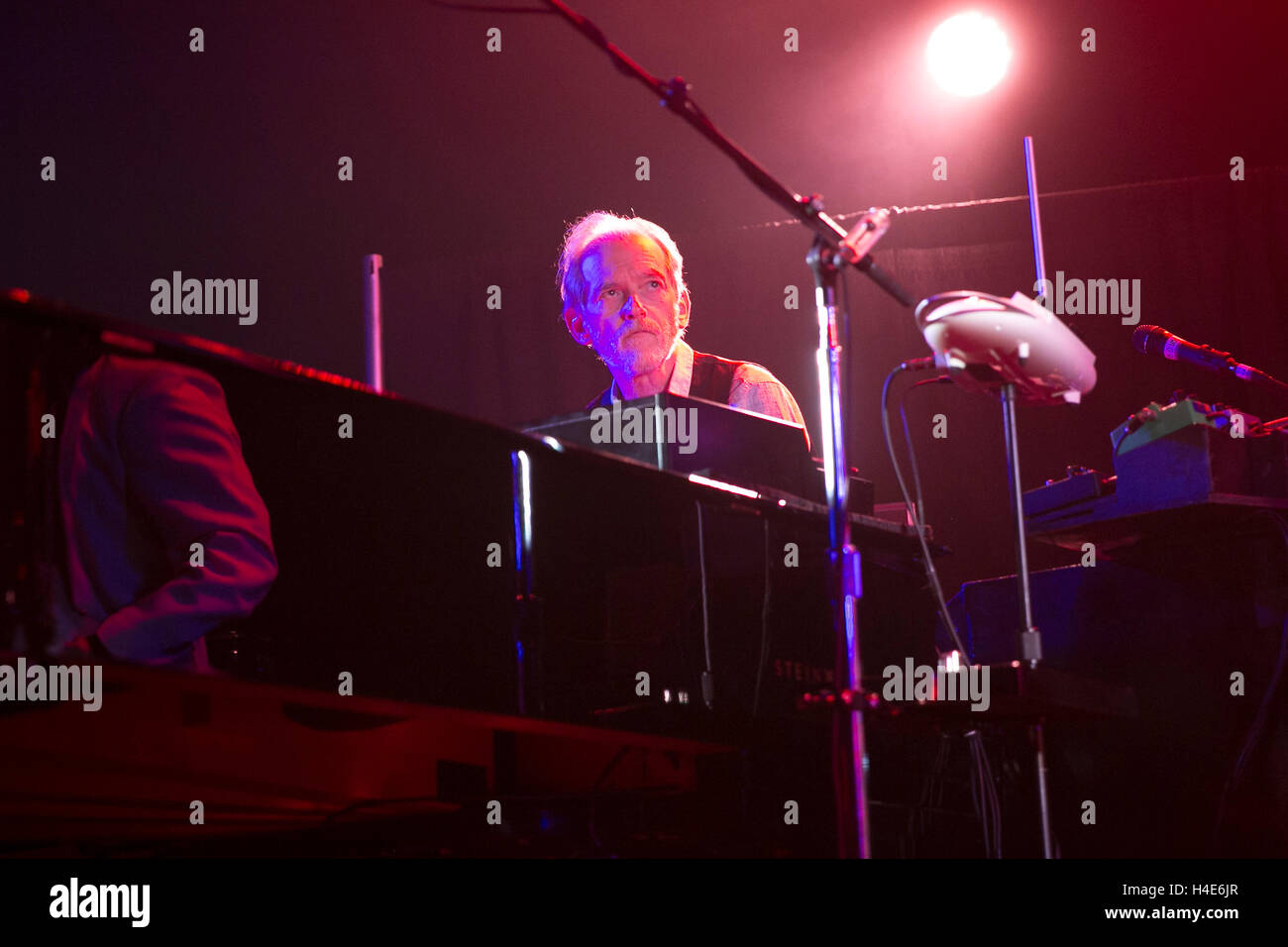 Benmont tench hi-res stock photography and images - Alamy