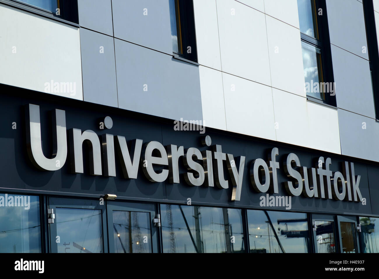 University of Suffolk sign on Ipswich quayside Stock Photo