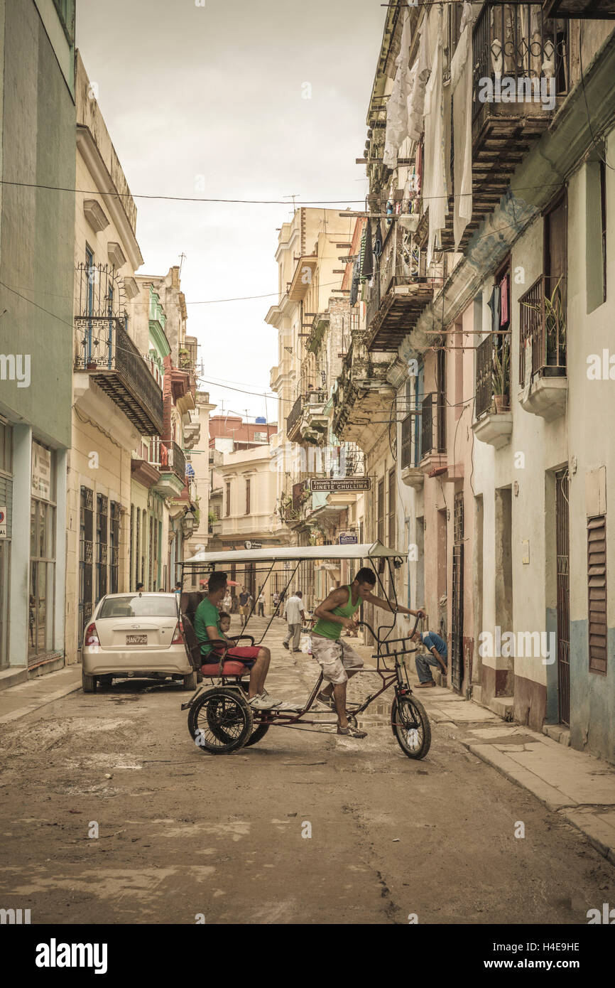 Streets in the Old Town Havana, Habana Vieja, Cuba, the Greater Antilles, the Caribbean, Central America, America Stock Photo