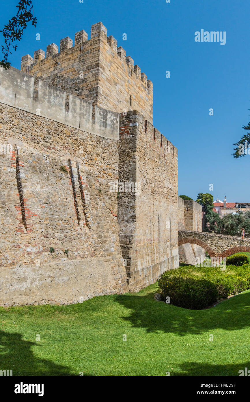 Exterior of São Jorge Castle, Lisbon, Portugal Stock Photo - Alamy