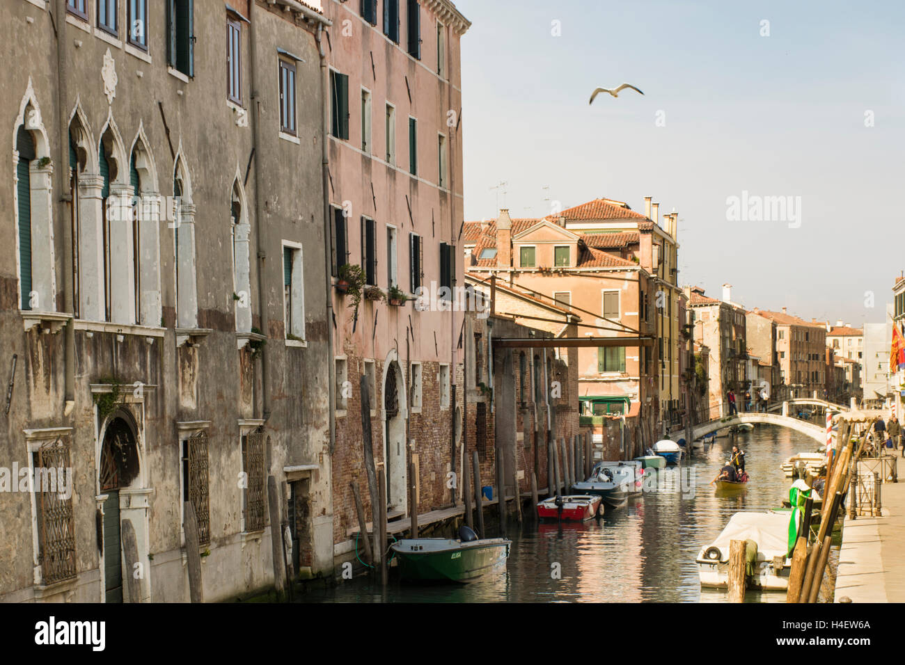 Narrow canal houses boats in hi-res stock photography and images - Alamy