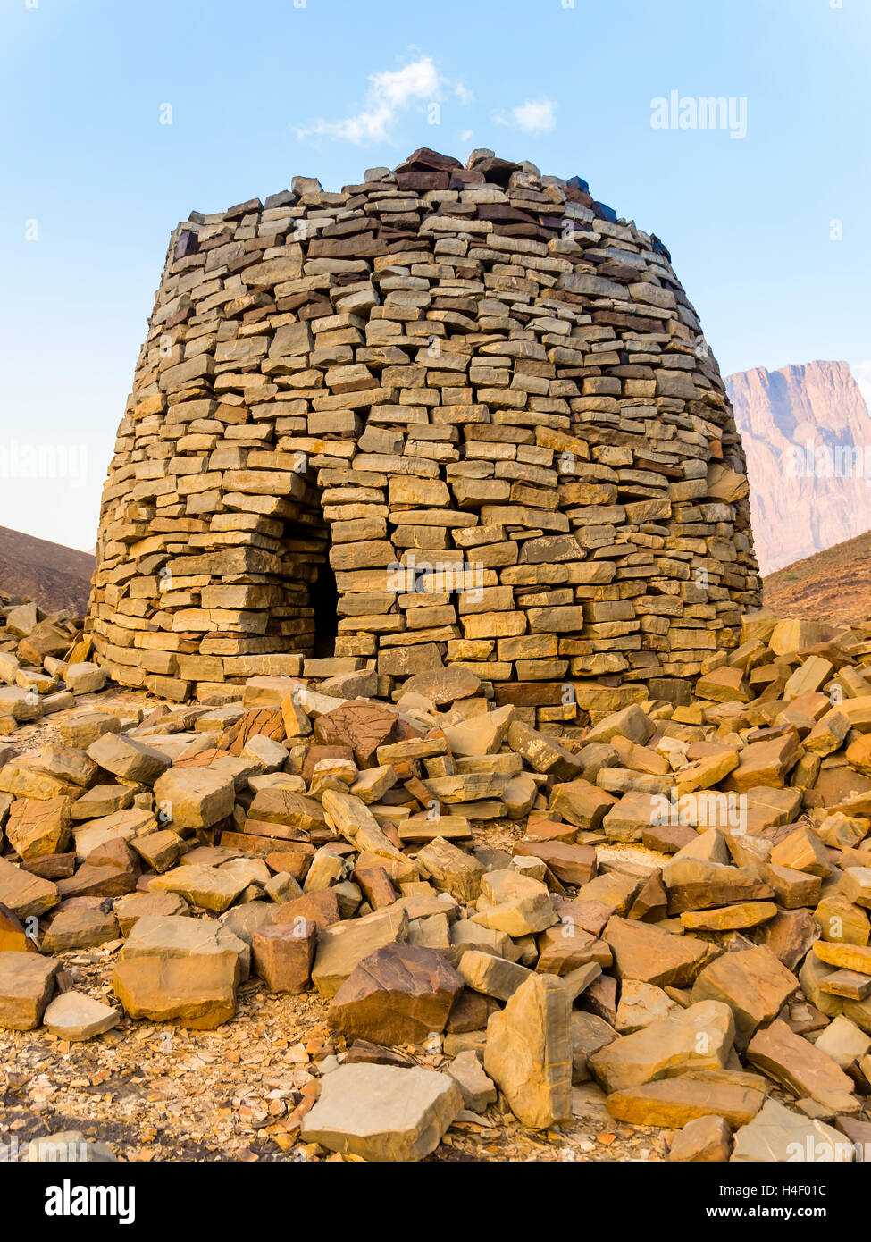 5000 year old beehive grave, archaeological site of Al-Ayn, UNESCO World Heritage Site, Jebel Misht mountain chain Stock Photo