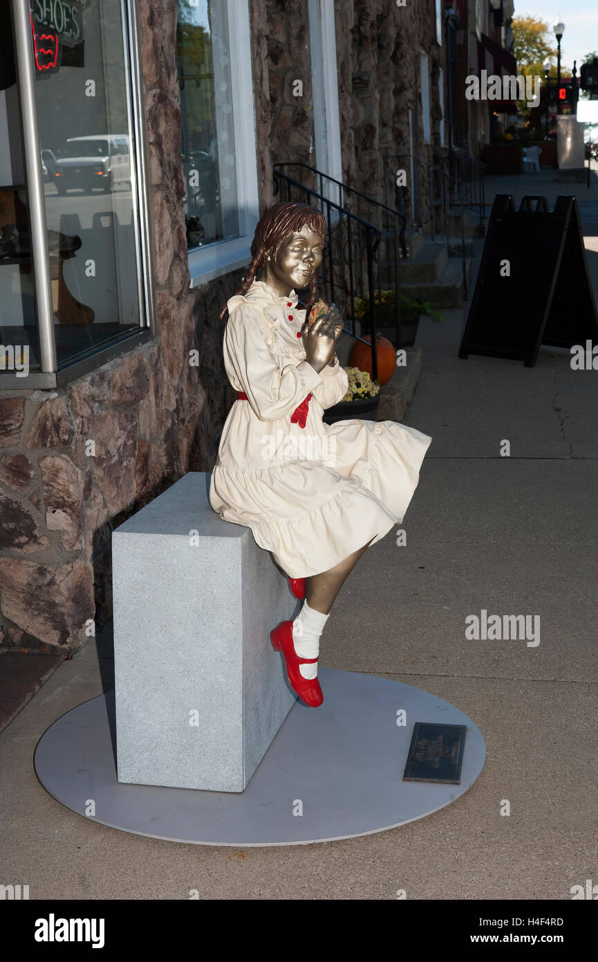 Seward Johnson bronze sculptures exhibited around the town of Crown