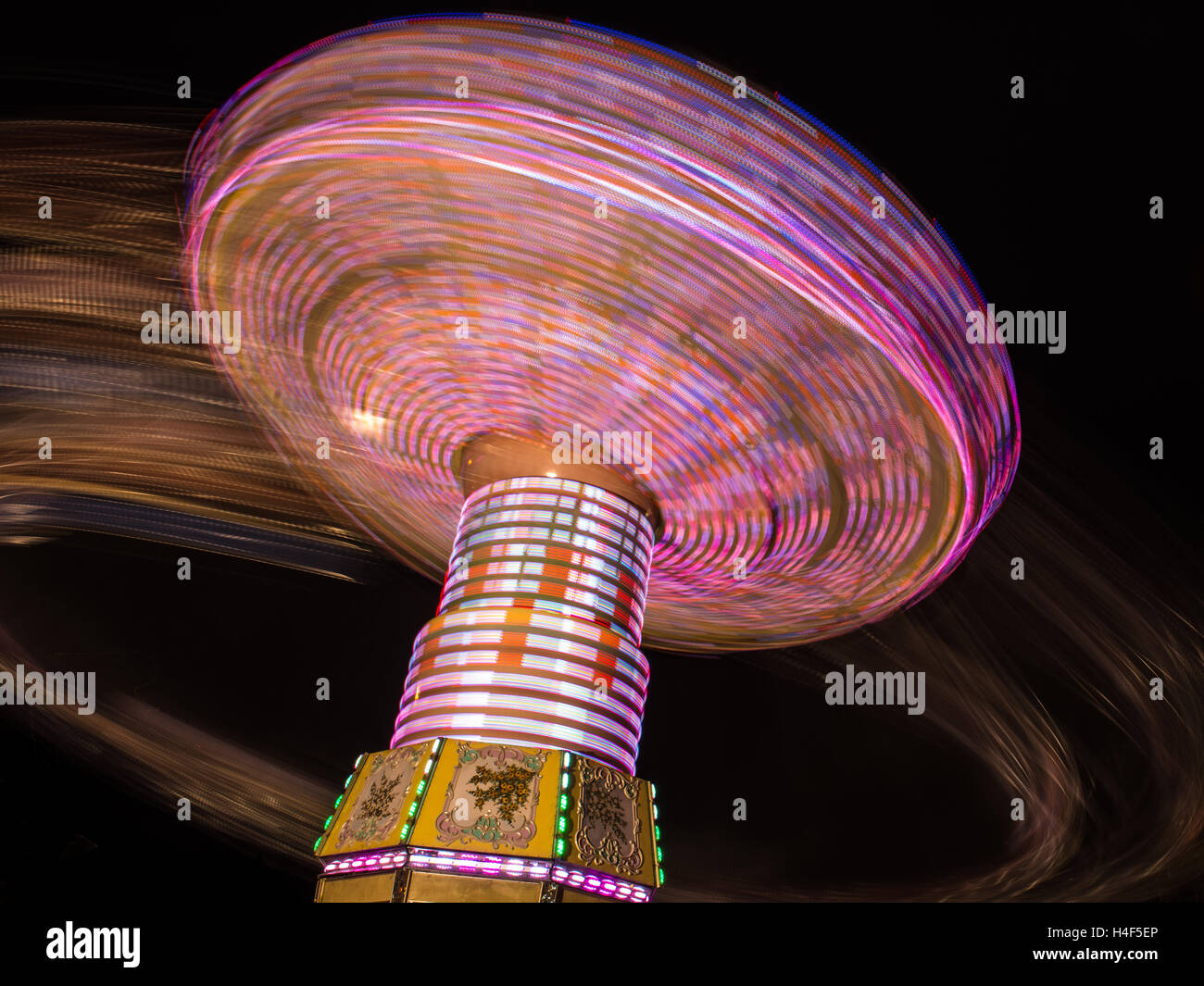 Midway swing ride Stock Photo Alamy
