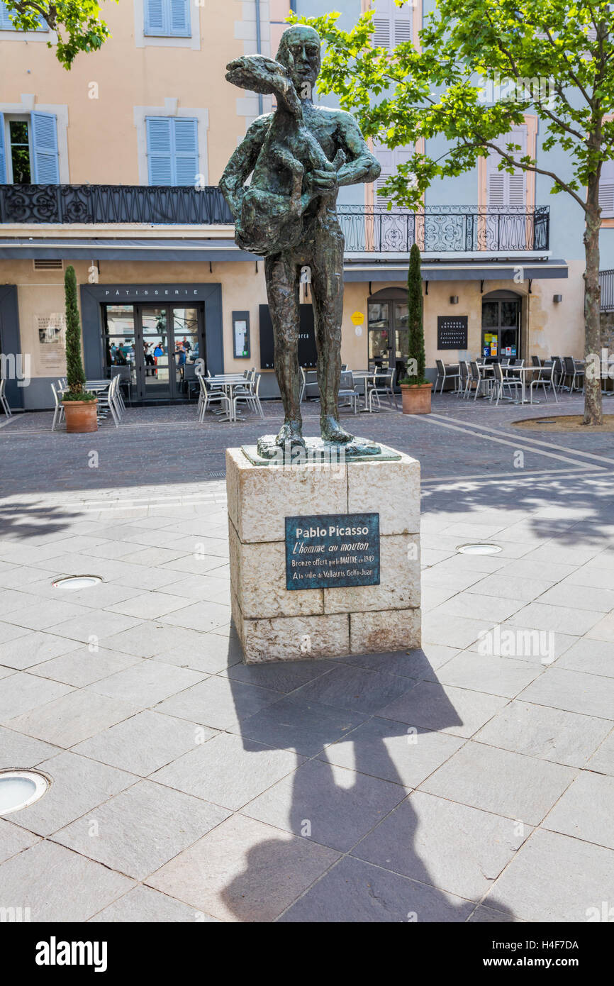 Sculpture by Pablo Picasso, Vallauris, Alpes-Maritimes department,  Provence-Alpes-Cote d'Azur, France Stock Photo - Alamy