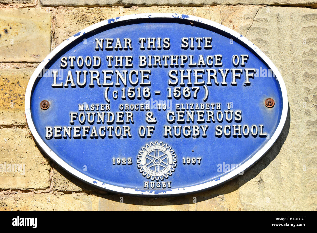 Blue plaque at Rugby School Warwickshire England UK recording the birthplace of benefactor Laurence Sheryff now spelt Sheriff the schools founder Stock Photo