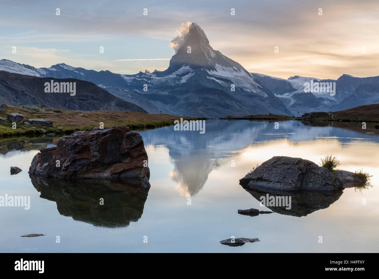 Stellisee Switzerland Hi res Stock Photography And Images Alamy