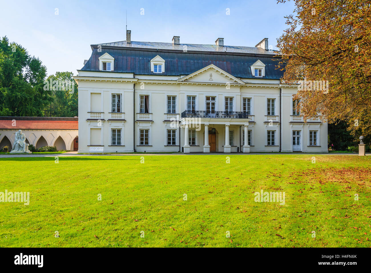 Beautiful palace hi-res stock photography and images - Alamy