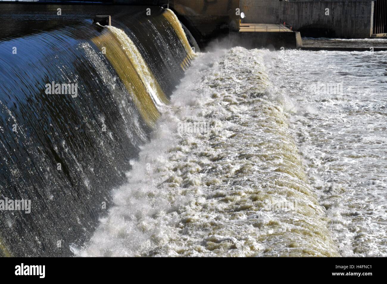 Waterfall at the Ford Dam in Minneapolis Minnesota Stock Photo - Alamy