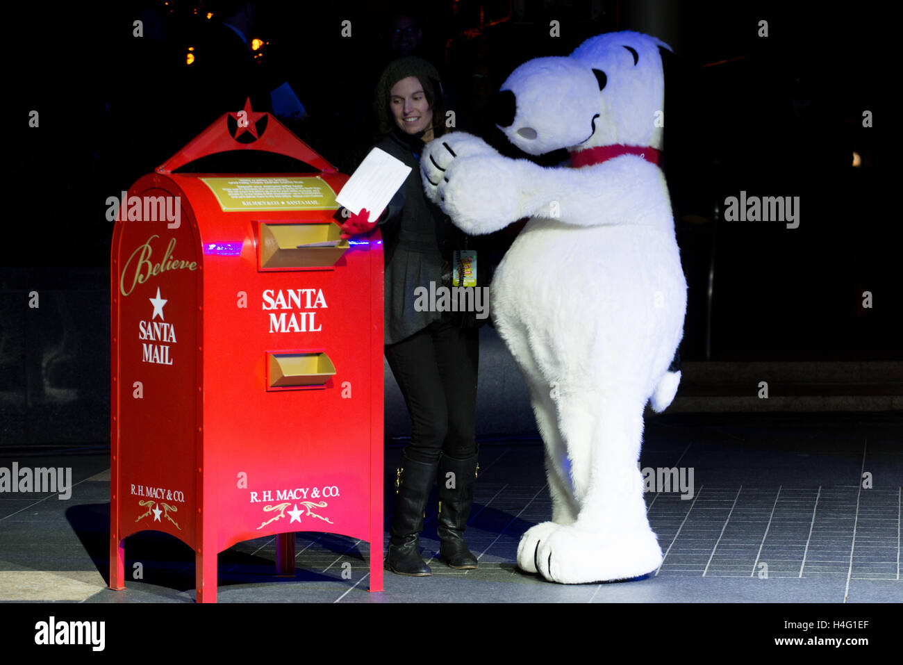 Snoopy sends a letter during the Macy's Christmas tree lighting ceremony at Union Square in downtown San Francisco California on November 27th 2015. Stock Photo