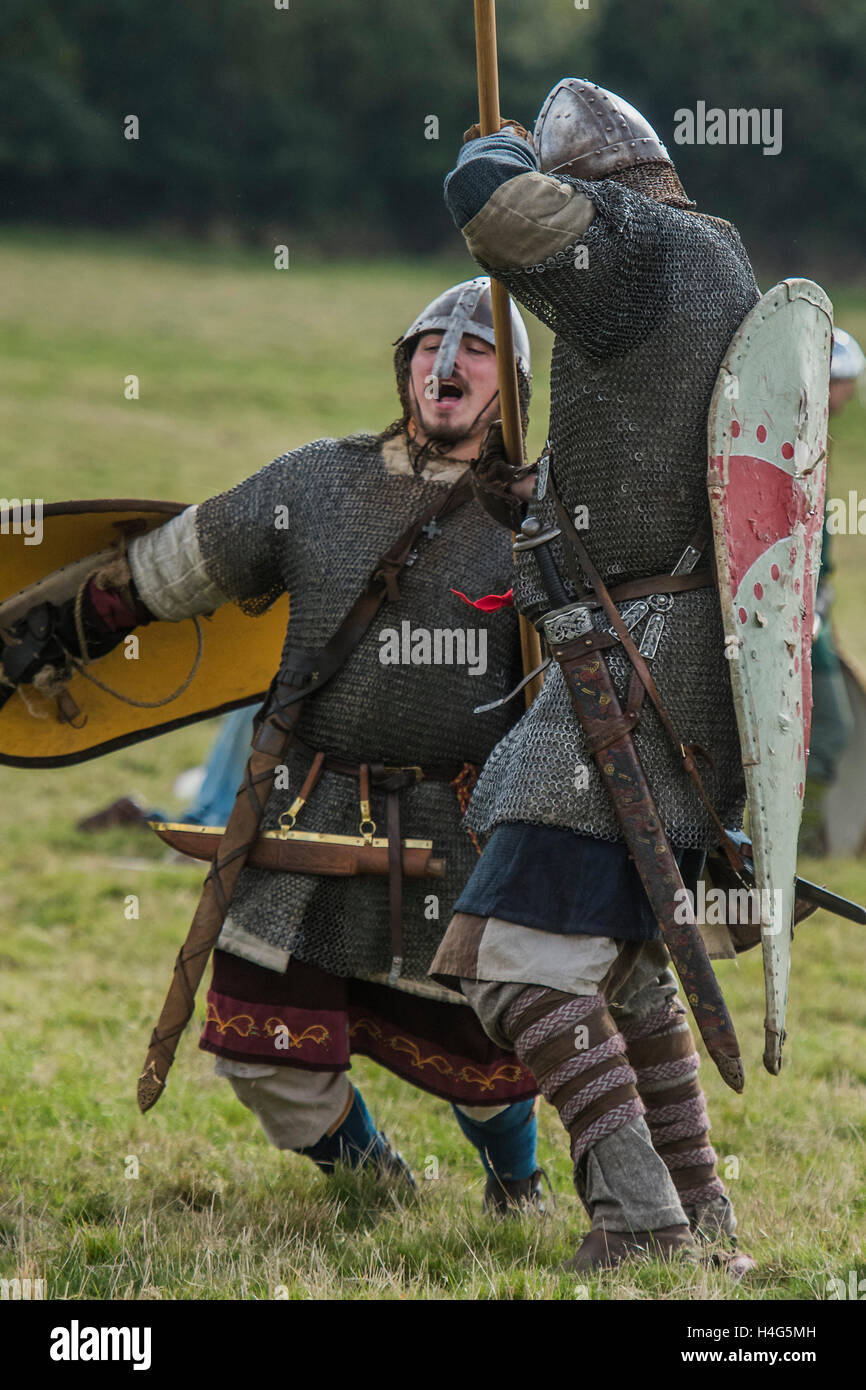 English medieval infantry hires stock photography and images Alamy