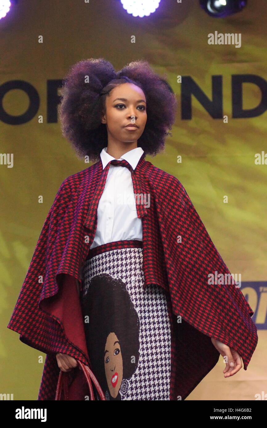 London, UK. 15th October, 2016. Deniece Pearson lead a tribute to Prince as Mary Martin's designs took to the runway. Izelia Designs were showcased as well. Credit:  Peter Hogan/Alamy Live News Stock Photo