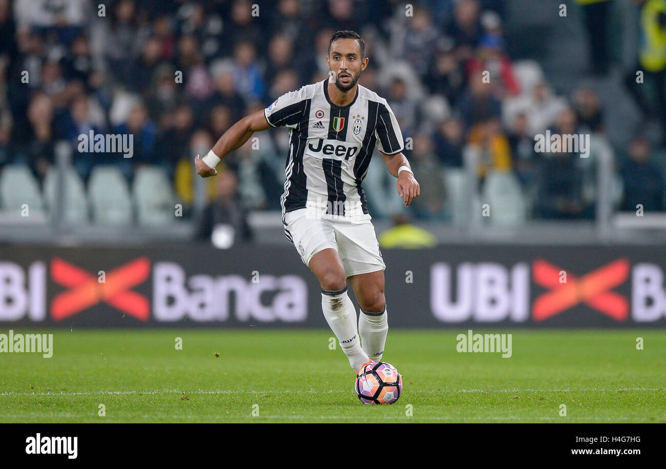 Turin, Italy, 15 october 2016: Medhi Benatia of Juventus FC in action during the Serie A football match between Juventus FC and Udinese Calcio. Credit:  Nicolò Campo/Alamy Live News Stock Photo