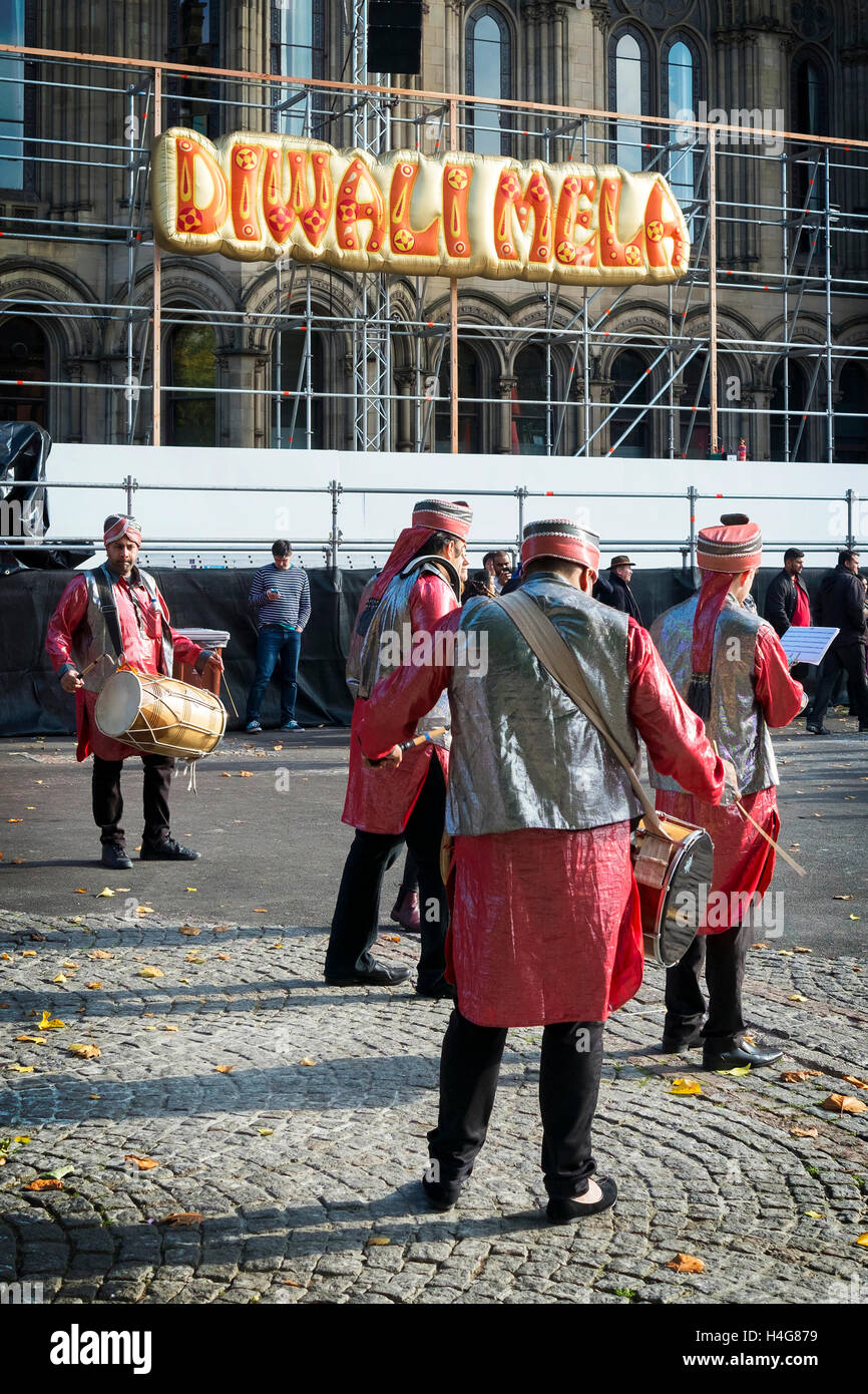 Manchester's Diwali mega mela festival in Albert Square Stock Photo Alamy