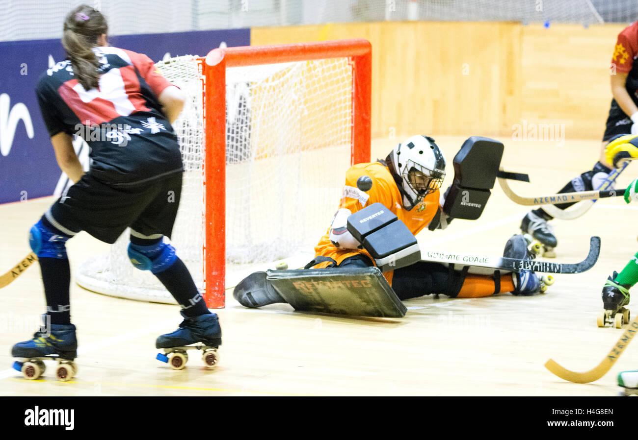 Gijon, Spain. 15th October, 2016. Marta Piquero (Hostelcur Gijon) tries to scored a goal during the rink hockey match of first round of Season 2016/2017 of Spanish Women OK League between Hostelcur Gijon HC and Cerdanyol CH at Mata-Jove Sports Center on October 15, 2016 in Gijon, Spain. Credit: David Gato/Alamy Live News Stock Photo