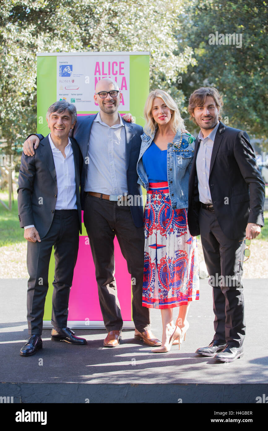 Rome, Italy. 16th October 2016. Federico Russo, Alessia Marcuzzi, Vincenzo Salemme and the director Doug Sweetland at photocall and red carpet for the film 'Cicogne in Missione' at Rome Film Festival 2016 Credit: Luigi de Pompeis/Alamy Live News Stock Photo