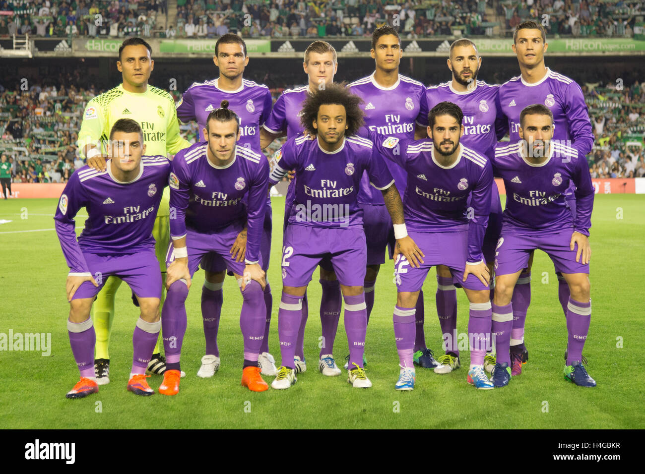 Seville, Spain. 15th October, 2016. - Real Madrid line up for team photo prior to the start the La Liga  match between  Real Betis B. vs Real Madrid as part of La Liga at Estadio Benito Villamarin on October 15, 2016 in Seville Photo by Ismael Molina/ Photo Media Express/Alamy Live News Stock Photo