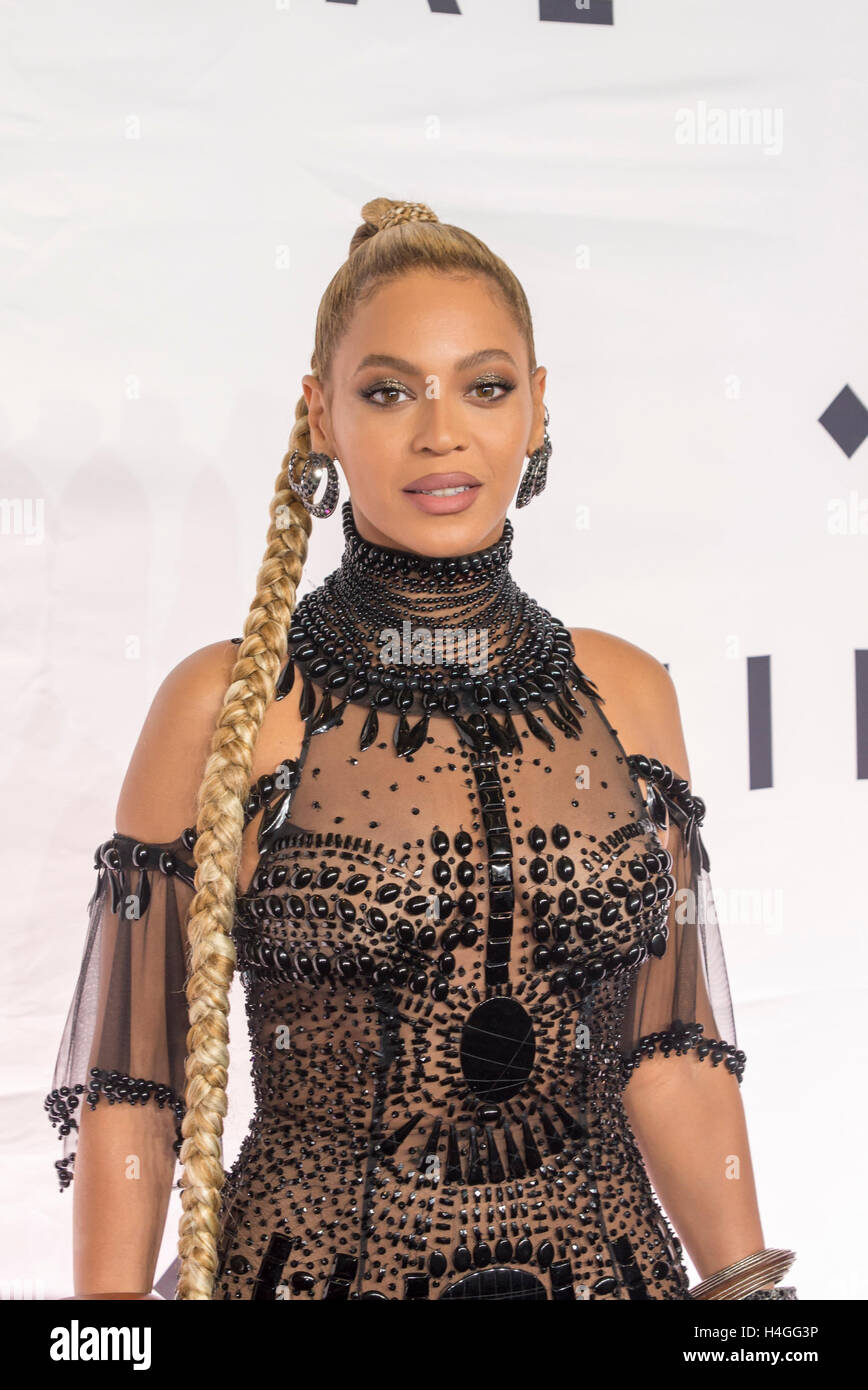 Beyonce Knowles-Carter arrives to the Red Carpet at TIDAL X: 1015 benefit concert at Barclays Center on October 15, 2016 in New York City, New York. Stock Photo