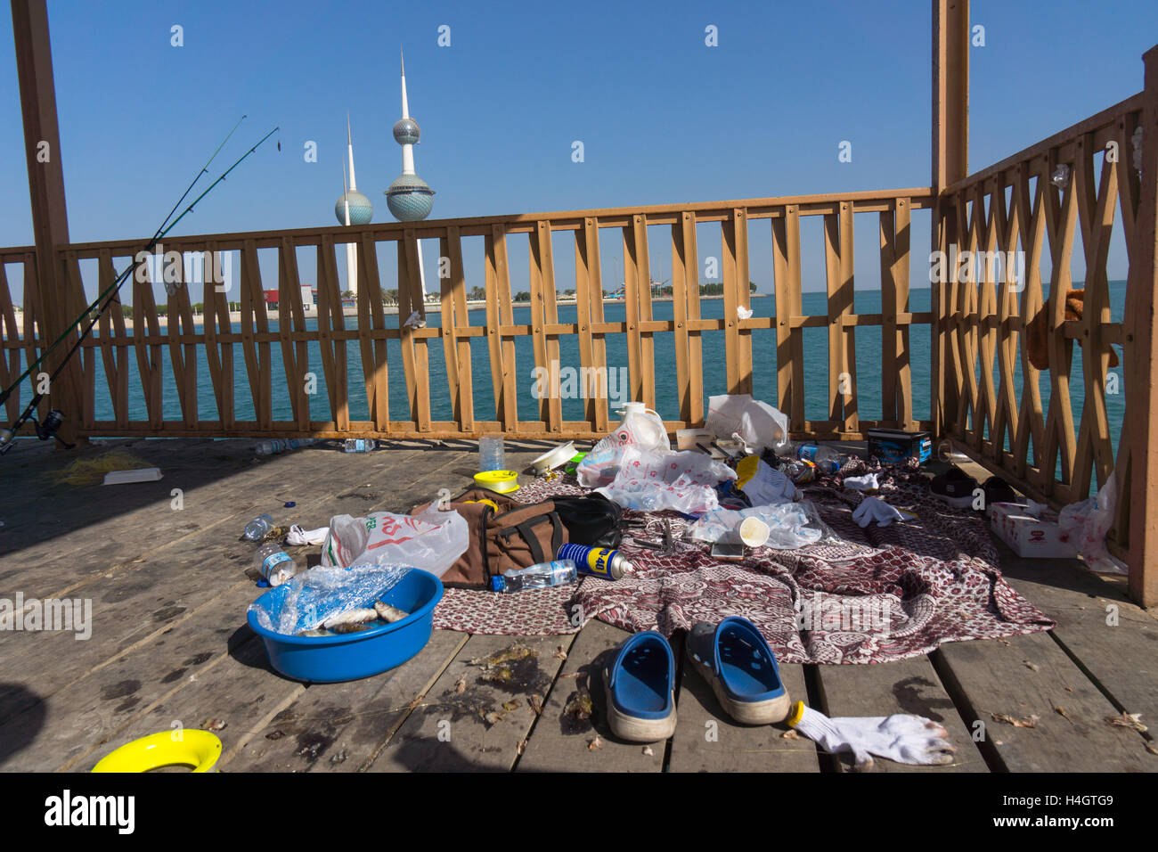 Fishing litter hi-res stock photography and images - Alamy