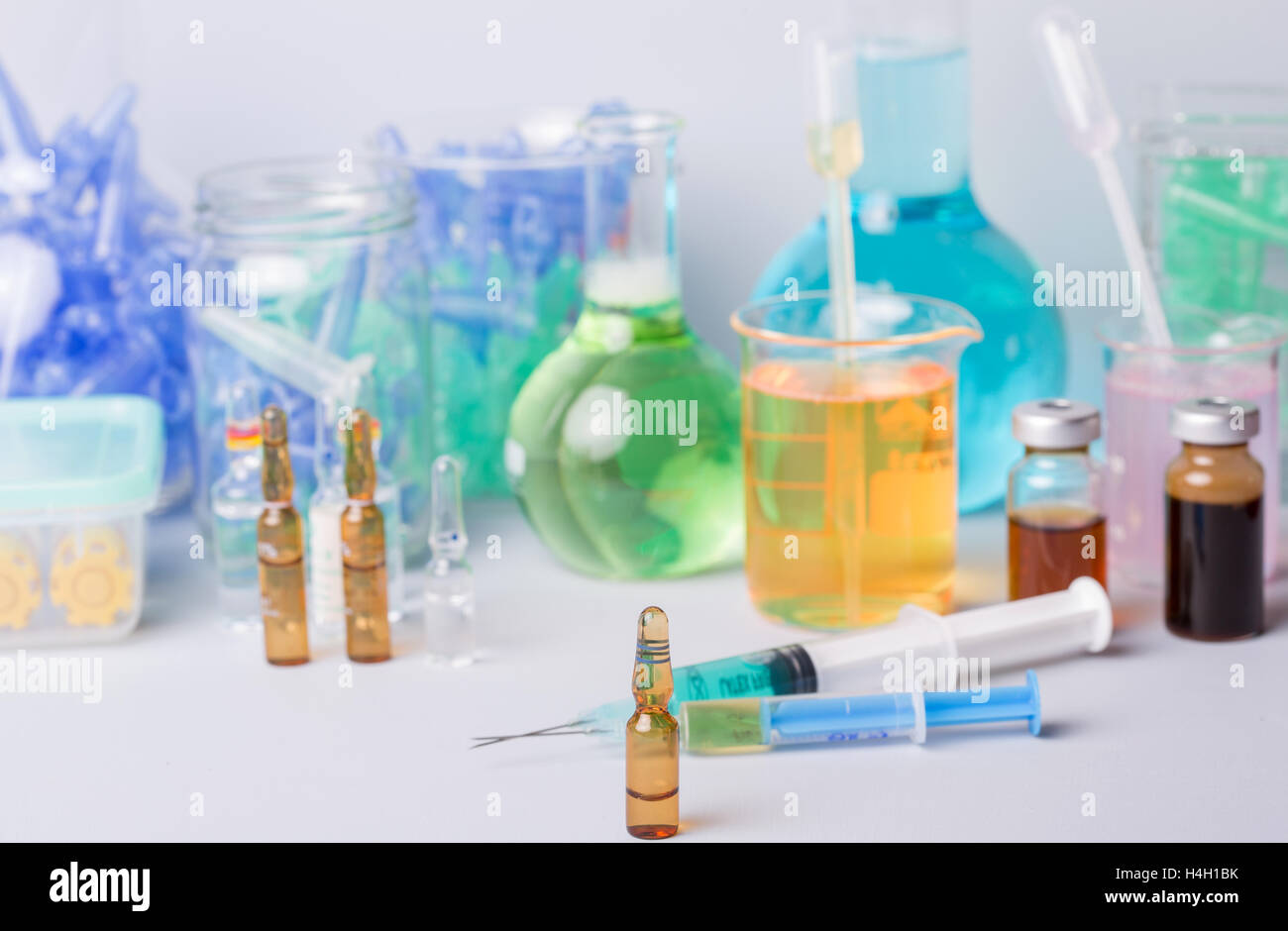 syringe with ampules of drugs Stock Photo Alamy