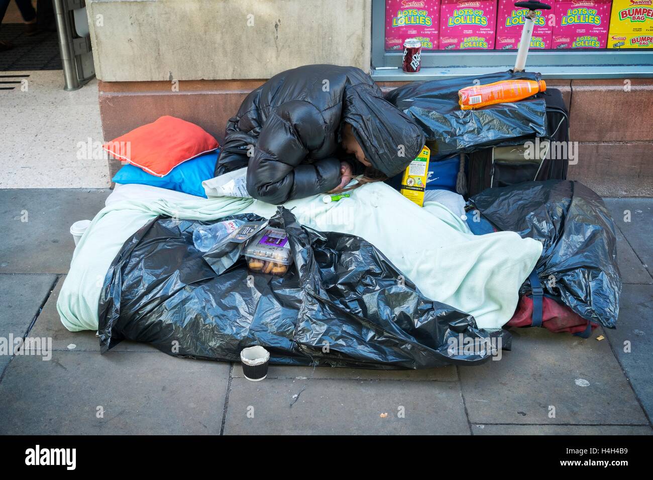 Beggaring homeless homelessness sleeping rough beg beggar begging hungry cold ...