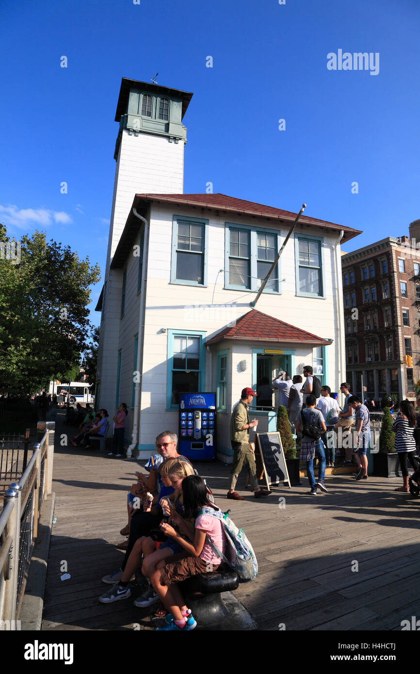 Brooklyn Ice Cream Factory, Fulton ferry Landing at Brooklyn Bridge