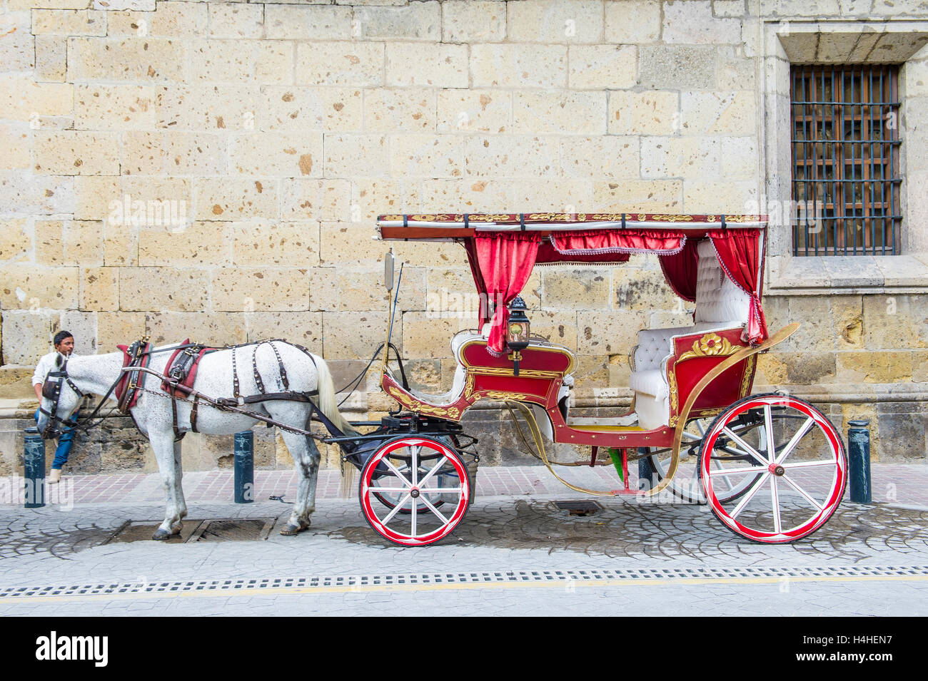 Horse drawn wagon in Guadalajara , Mexico Stock Photo - Alamy