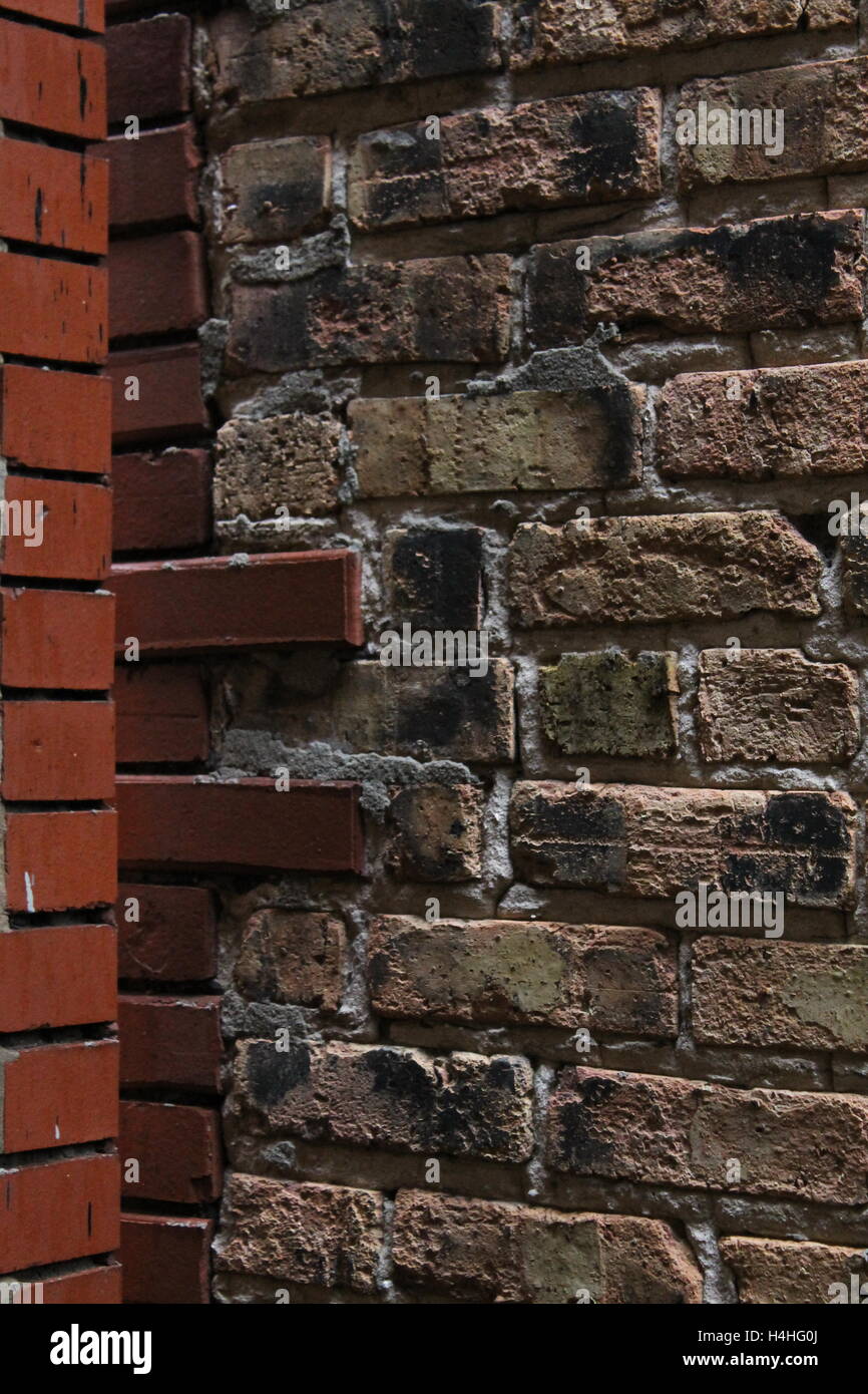 Broken brick wall corner hi-res stock photography and images - Alamy
